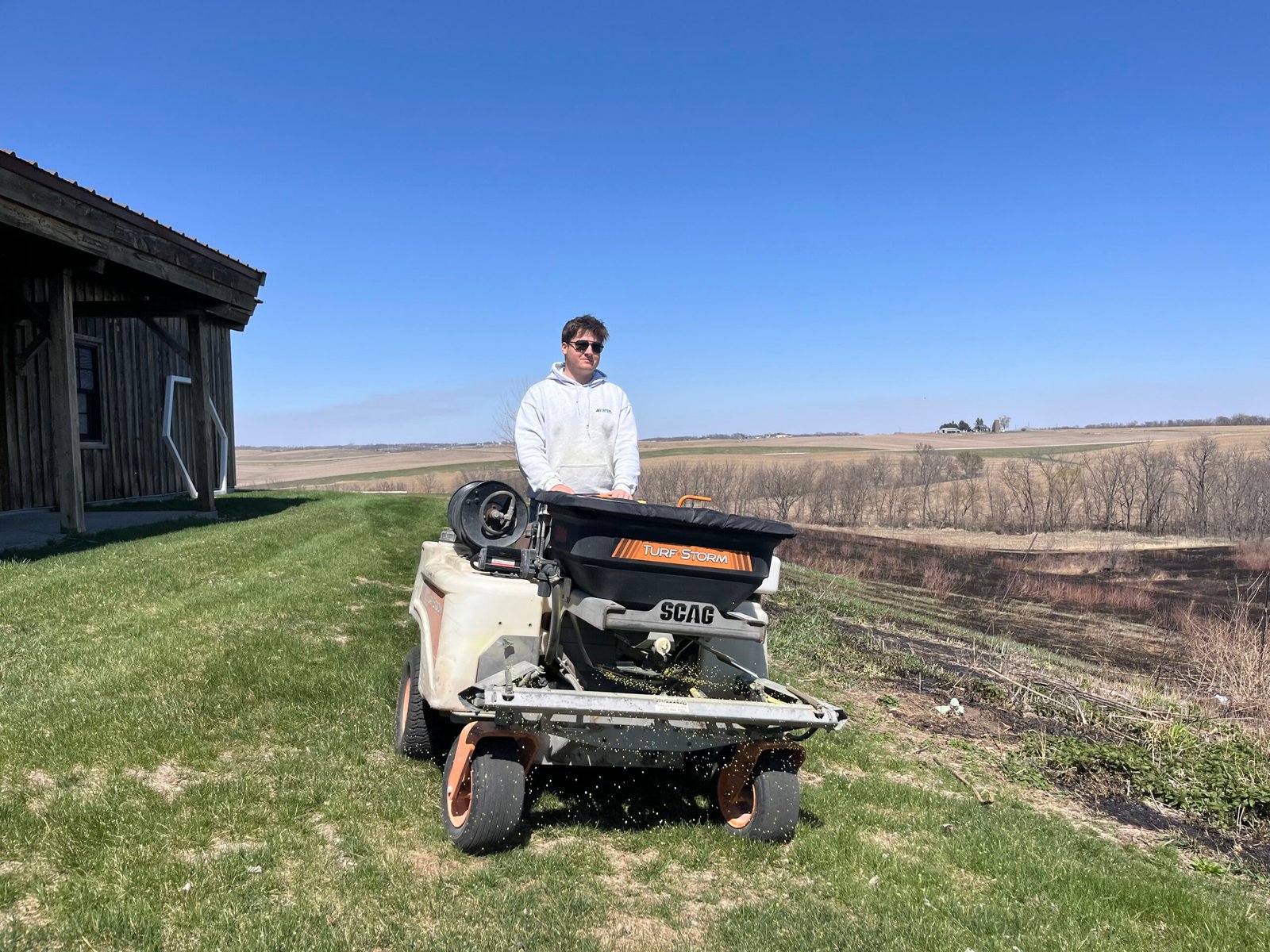 Professional weed control application service in Newton Iowa